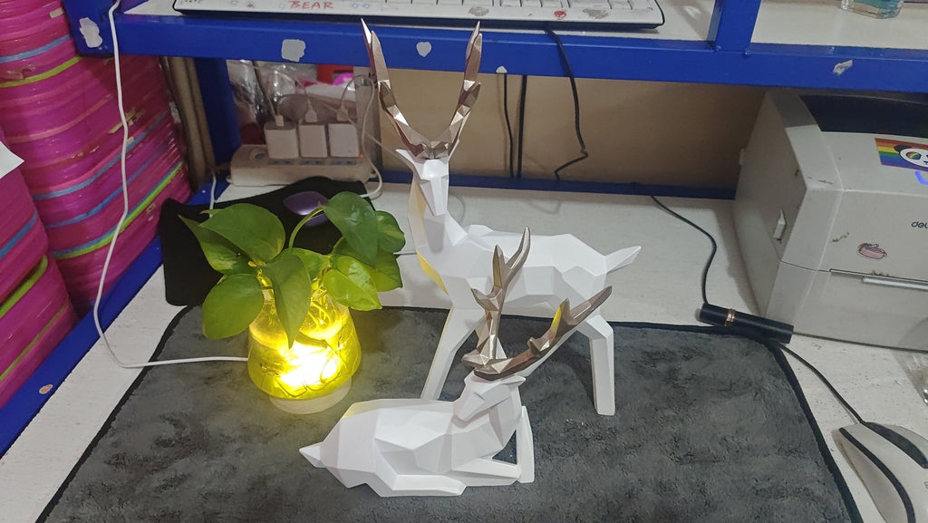 Sculpture de Cerfs en Résine Statue de Cerf Décoration Maison Moderne Élégante - IVOIRART.COM