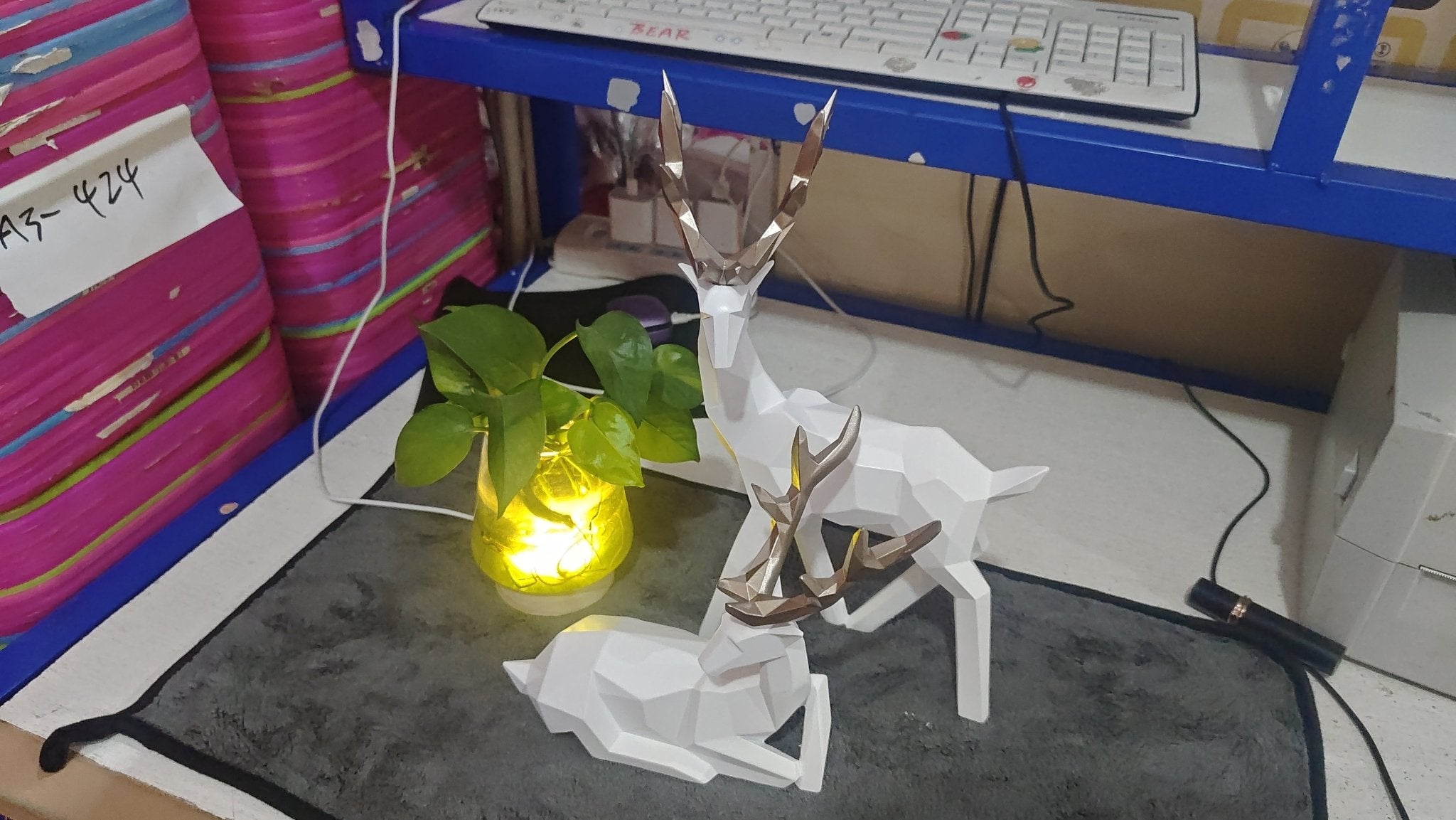 Sculpture de Cerfs en Résine Statue de Cerf Décoration Maison Moderne Élégante - IVOIRART.COM