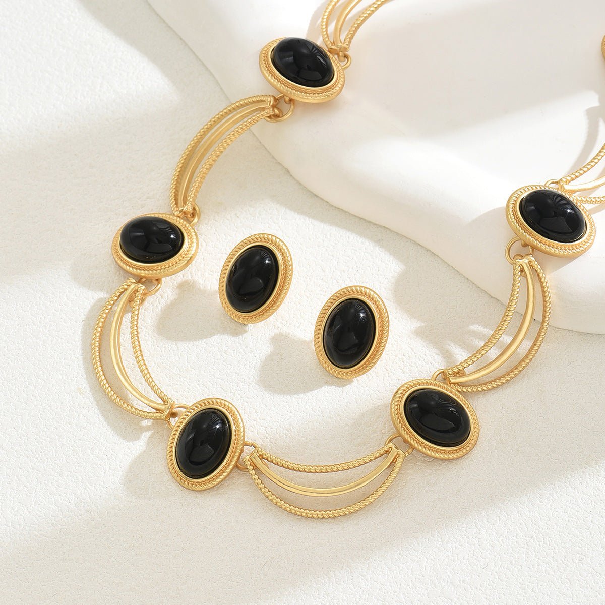Set bijoux vintage européen-américain: collier clavicule long et boucles zircones - IVOIRART.COM