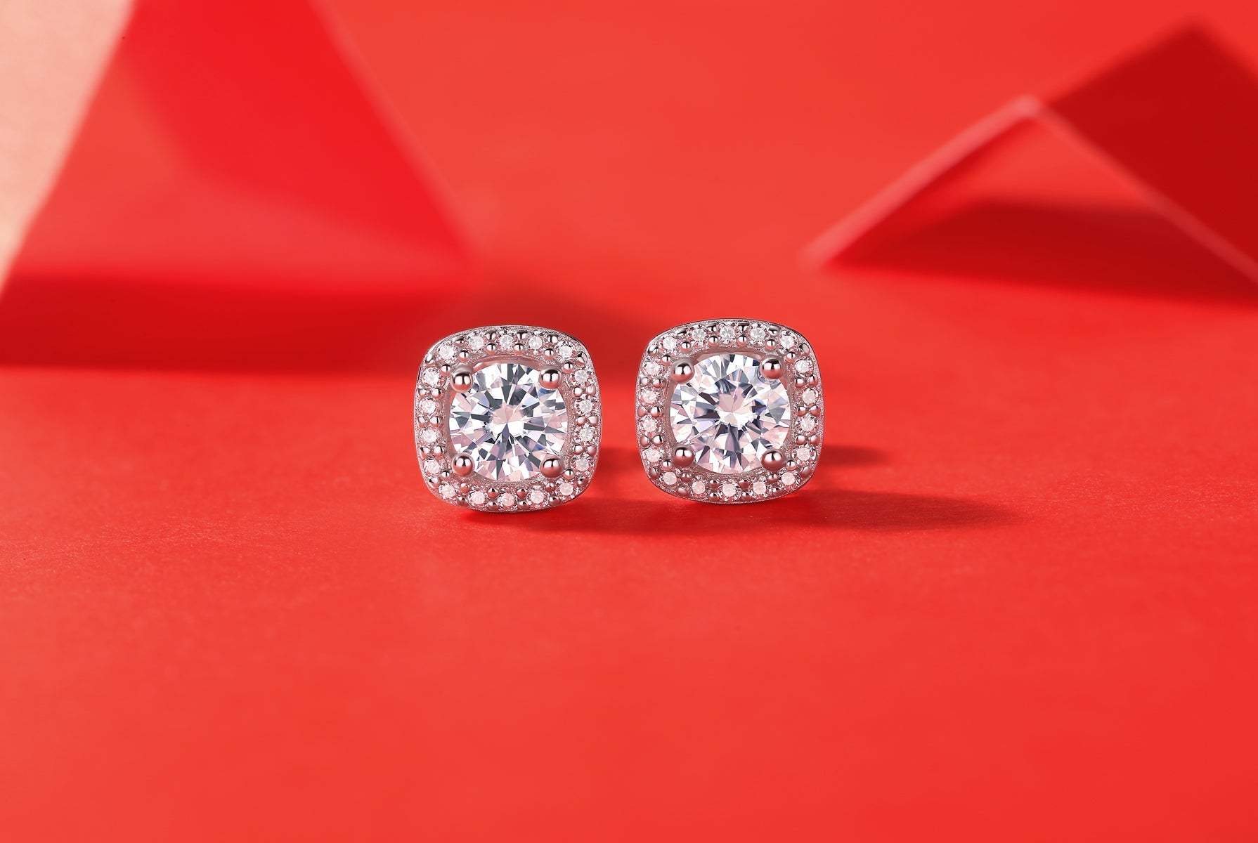 Square-shaped Stud Earrings - Set With 0.5-carat Top-quality Moissanite S925 Silver And Platinum-plated Stud Earrings, A Fashionable And Trendy Accessory That Can Be Tested With A Diamond Pen - IVOIRART.COM
