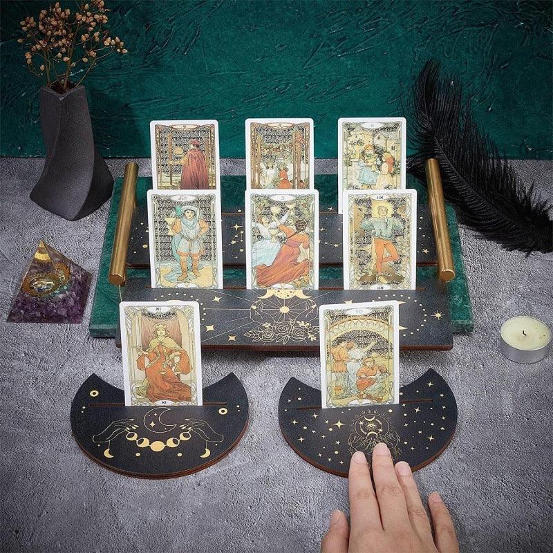 Support en bois noir forme nouvelle lune pour pince à cartes de tarot décorum - IVOIRART.COM
