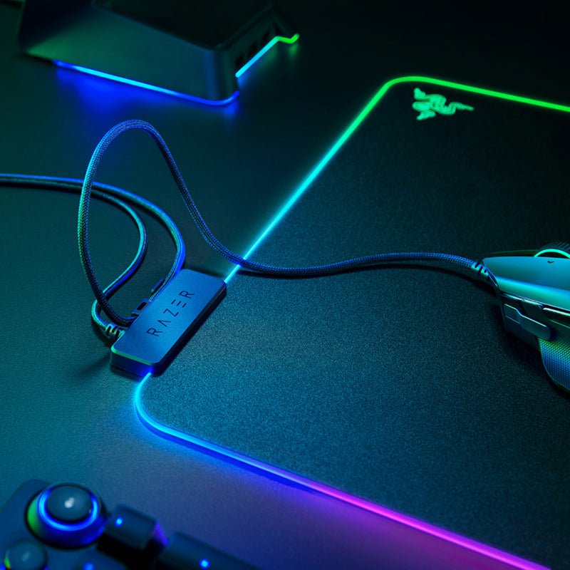 Tapis de Souris de Jeu RGB Razer Firefly Hard V2 avec Cable Intégré Personnalisable et Base Antidérapante en Caoutchouc - IVOIRART.COM