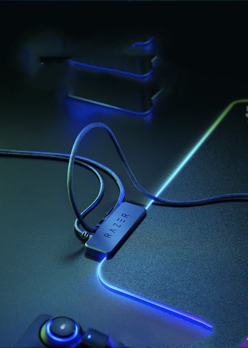Tapis de Souris de Jeu RGB Razer Firefly Hard V2 avec Cable Intégré Personnalisable et Base Antidérapante en Caoutchouc - IVOIRART.COM