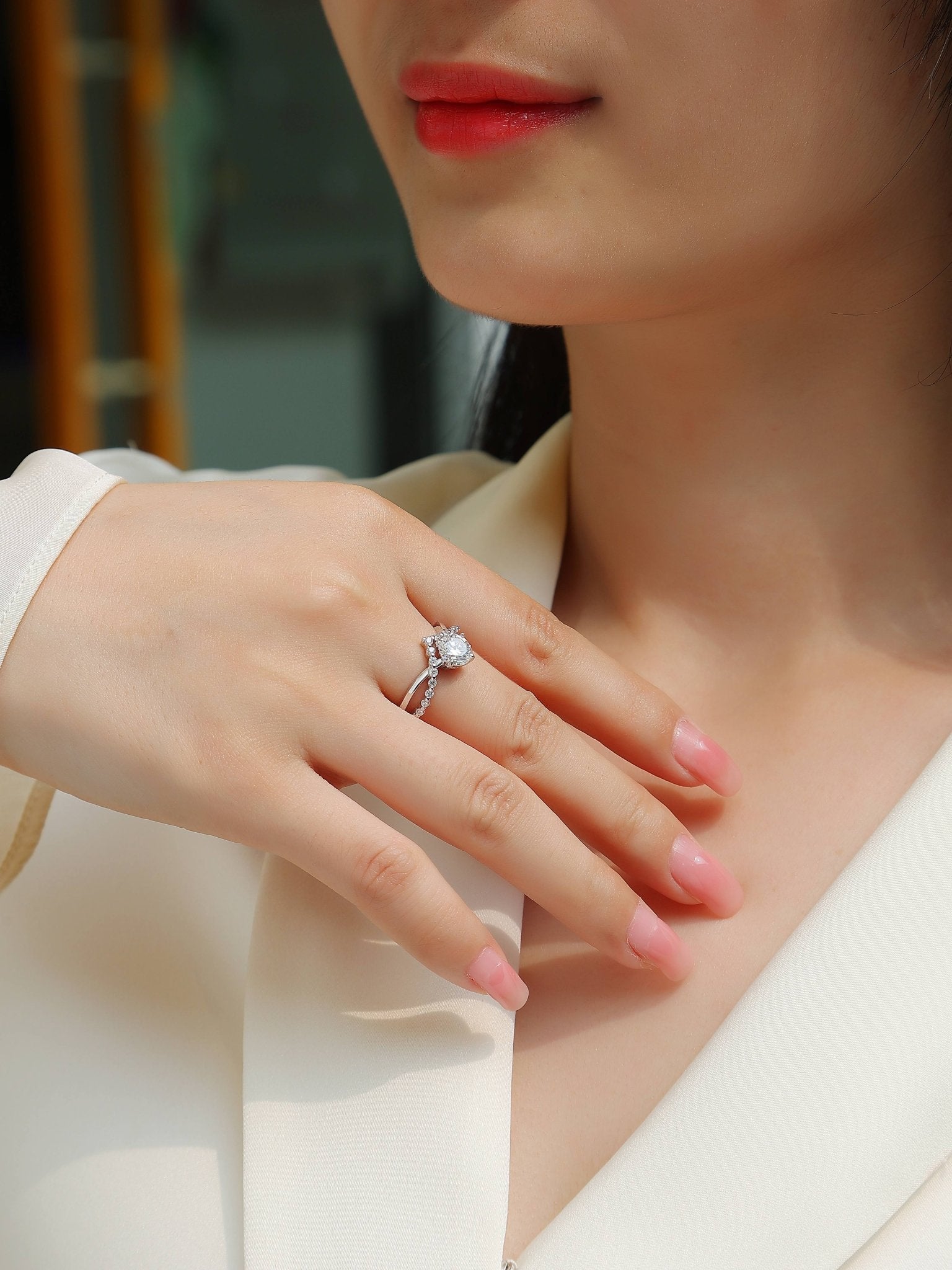 The Crown Of Love - Set With 1-carat Top-quality Moissanite S925 Silver And Platinum-plated Diamond Wedding Ring. The Ring Can Be Inspected With A Diamond Pen - IVOIRART.COM