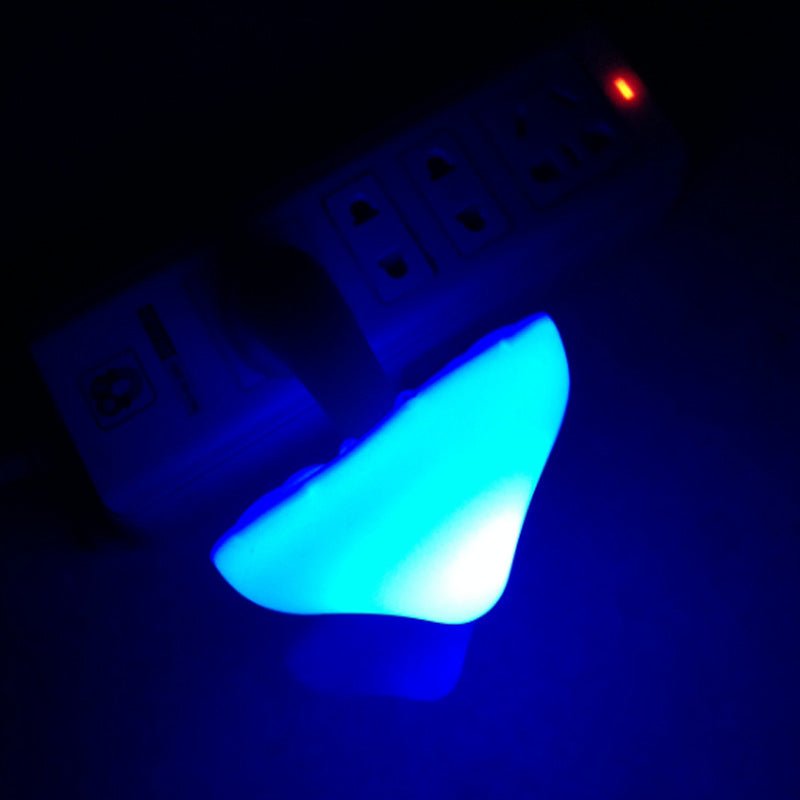 Veilleuse LED Champignon à Capteur Lumineux, Prise EU/US, Lumière Blanche Chaude - IVOIRART.COM