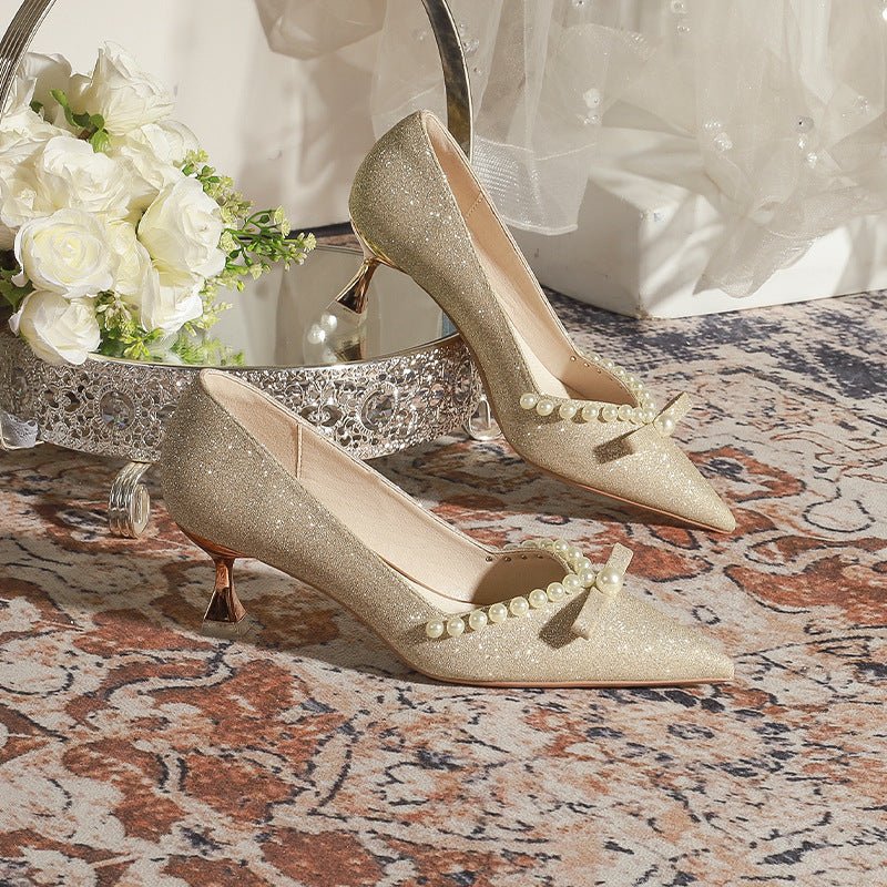 X586 Escarpins de mariée en velours rouge à talon haut, strass et bout pointu 01 - IVOIRART.COM
