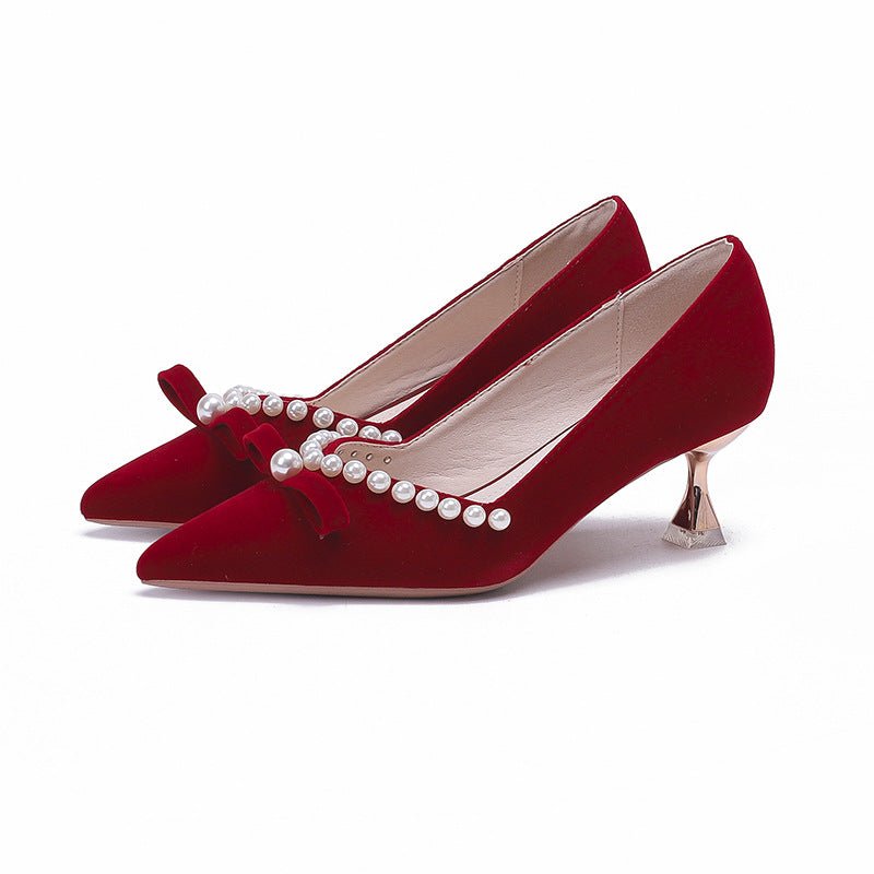 X586 Escarpins de mariée en velours rouge à talon haut, strass et bout pointu 01 - IVOIRART.COM